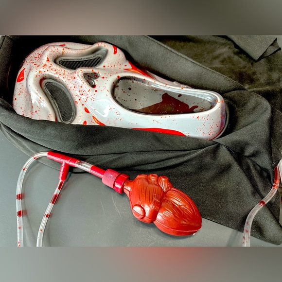 Scream Bloody Halloween Ghost Face Mask with heart pump - Picture 4 of 9